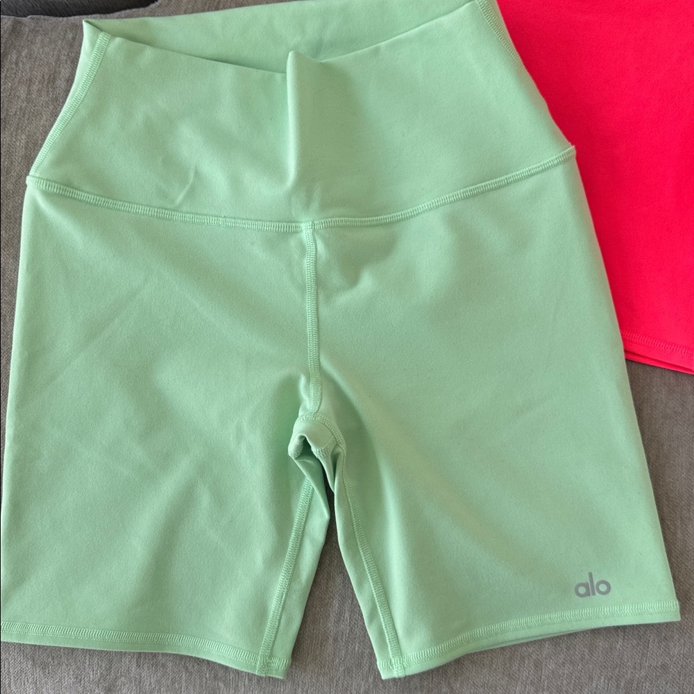 ALO Yoga Women's Athletic Shorts in Green and Red - Picture 4 of 5